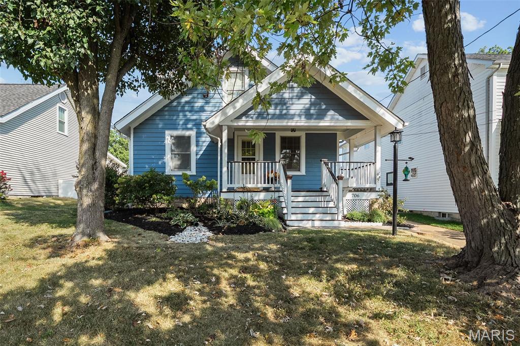 706 North Geyer Road Kirkwood, MO 63122 - Photo 2 of 35 Gallery Image 2