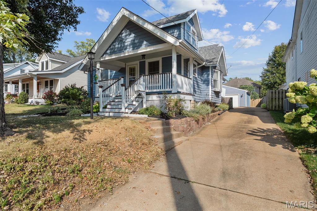 706 North Geyer Road Kirkwood, MO 63122 - Photo 3 of 35 Gallery Image 3