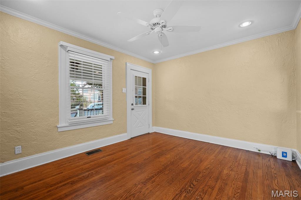 706 North Geyer Road Kirkwood, MO 63122 - Photo 5 of 35 Gallery Image 5