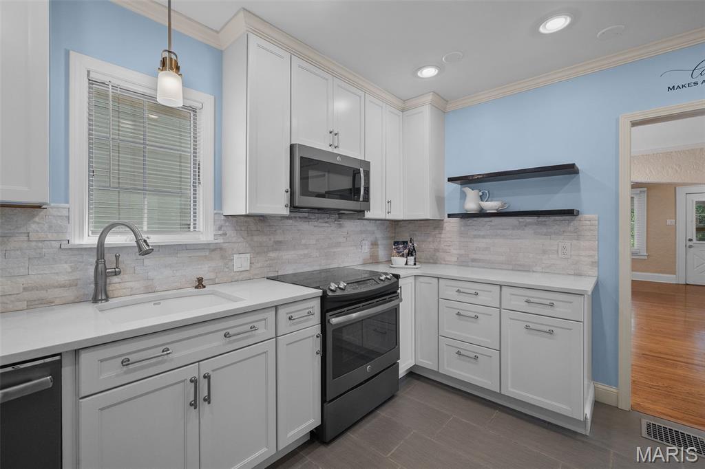706 North Geyer Road Kirkwood, MO 63122 - Photo 9 of 35 Gallery Image 9