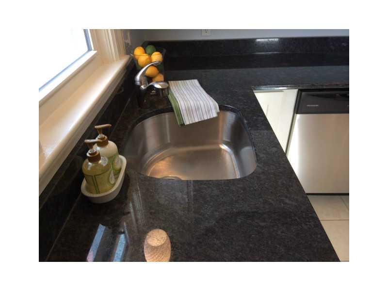 16 Edison Street Warwick, RI 02889 - Photo 13 of 19 Kitchen.