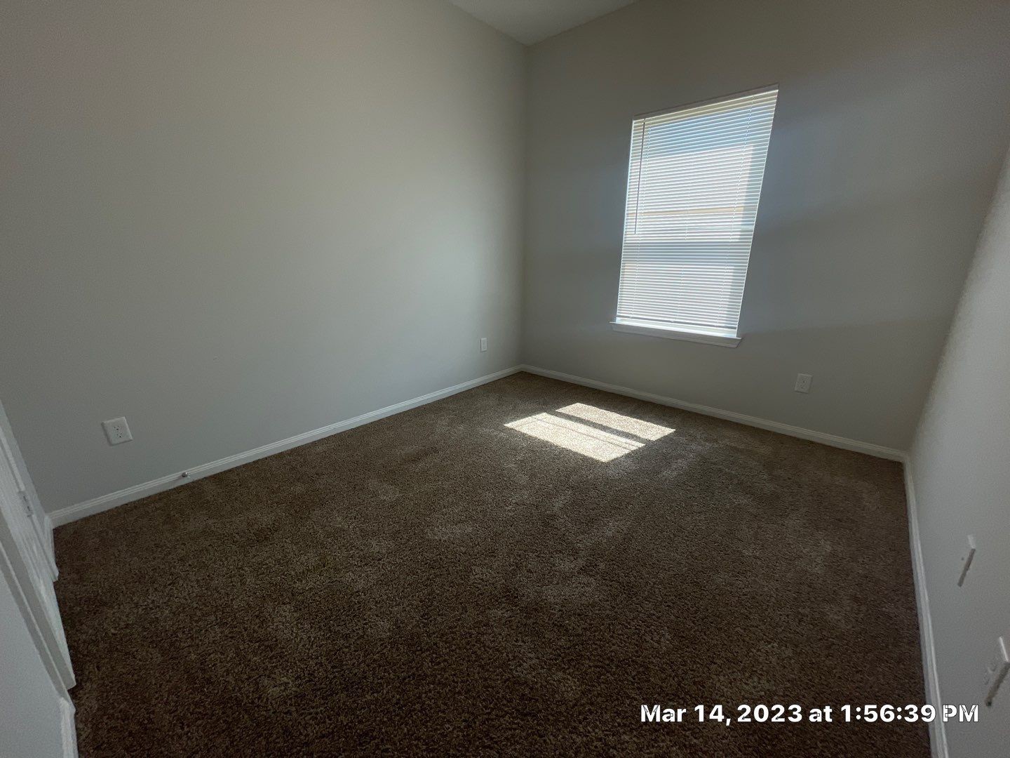 9014 Everglade Drive, Unit B Houston, TX 77078 - Photo 8 of 22 a view of an empty room and window