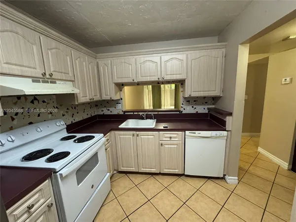 $2,100 | 10865 Southwest 112th Avenue, Unit 105, Miami, FL 33176