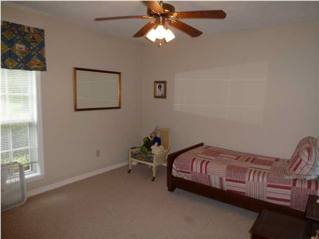 6195 Clinton-Tinnin Road Jackson, MS 39209 - Photo 20 of 24 3 rd bedroom - nice size