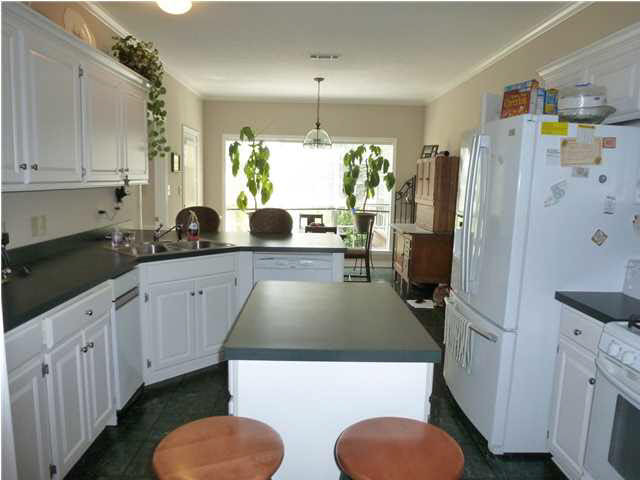 6195 Clinton-Tinnin Road Jackson, MS 39209 - Photo 10 of 24 Kitchen has lots of cabinets