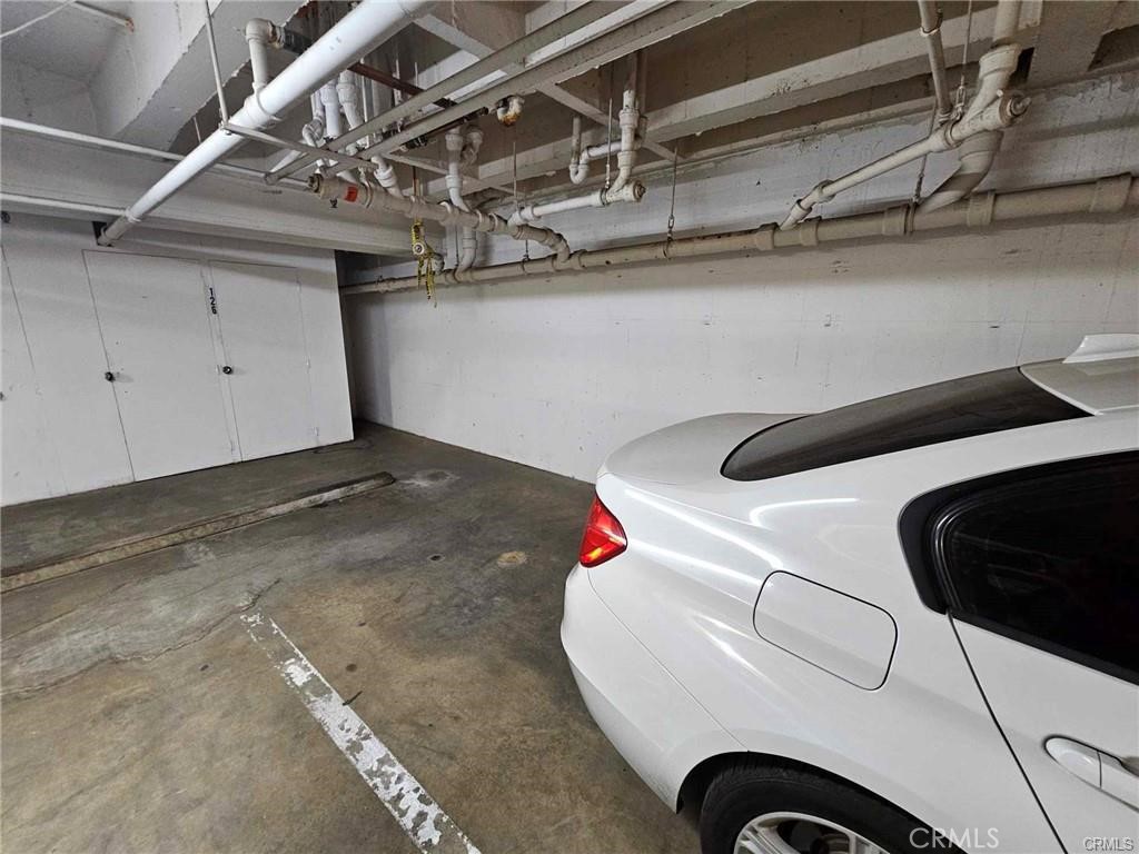 6979 Palm Court, Unit 126H Riverside, CA 92506 - Photo 23 of 25 a utility room with dryer and washer