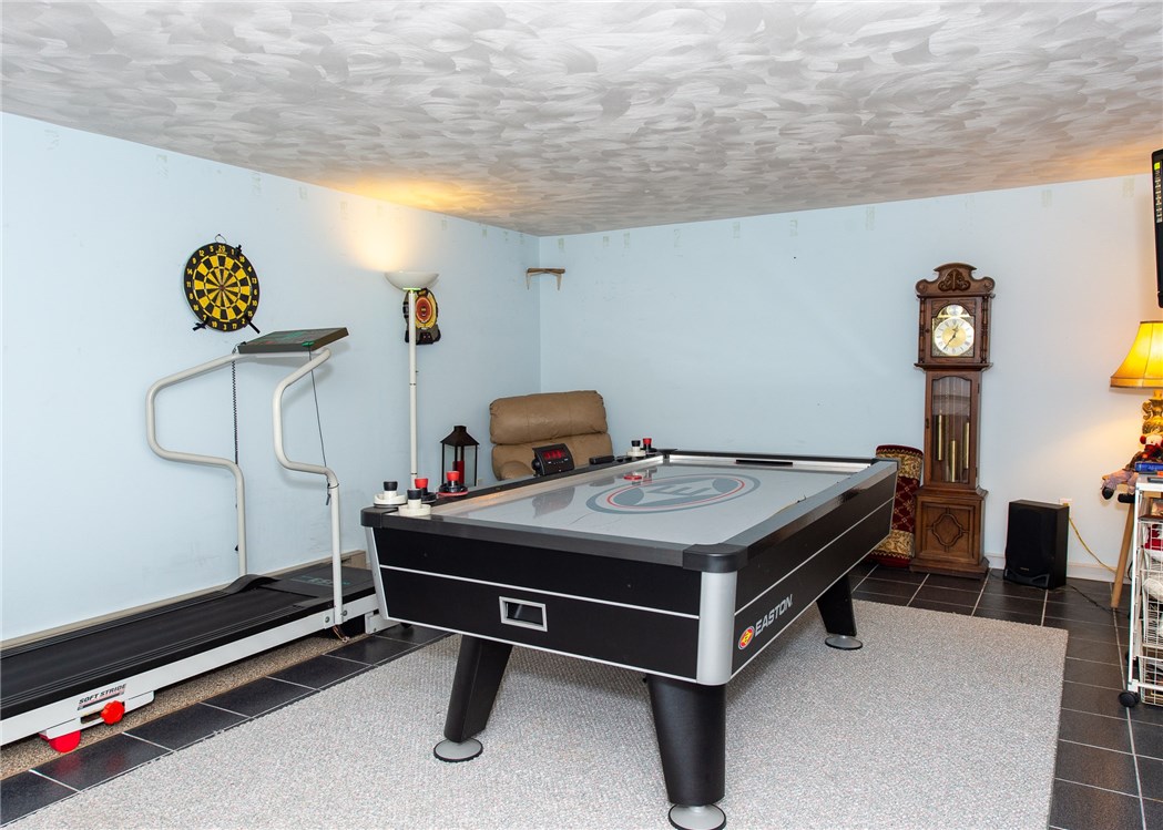 53 River Run Middletown, RI 02842 - Photo 37 of 46