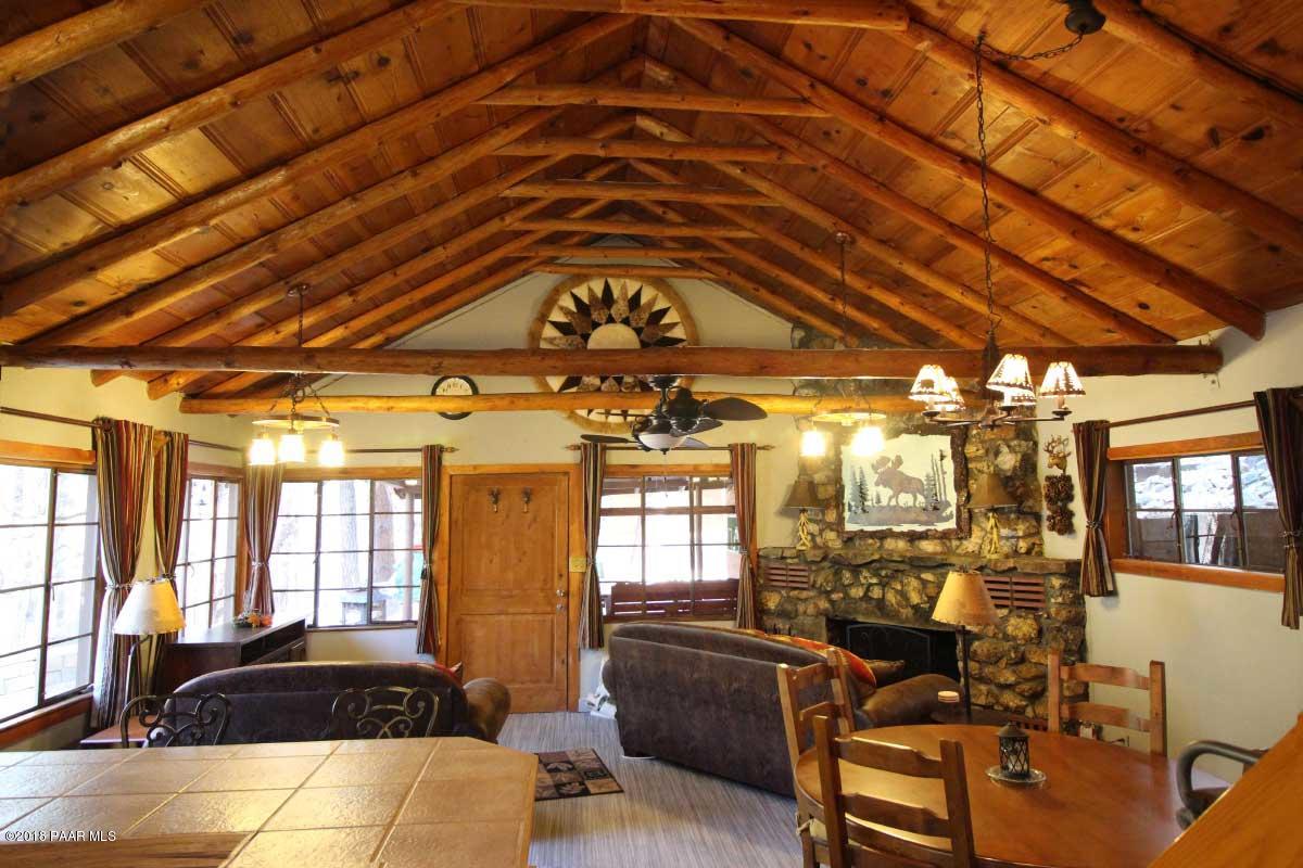 6575 Poland Road Mayer, AZ 86333 - Photo 8 of 47 living_room_front