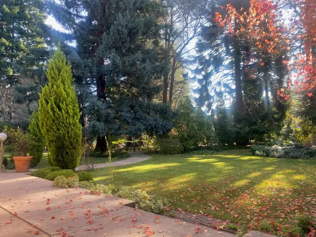 $11,000,000 | 269 Selby Lane, Atherton, CA 94027