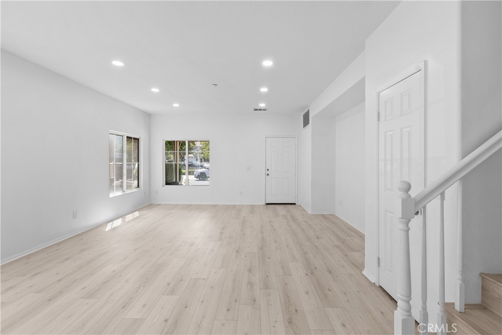 1271 Castledale Street Riverside, CA 92501 - Photo 9 of 54