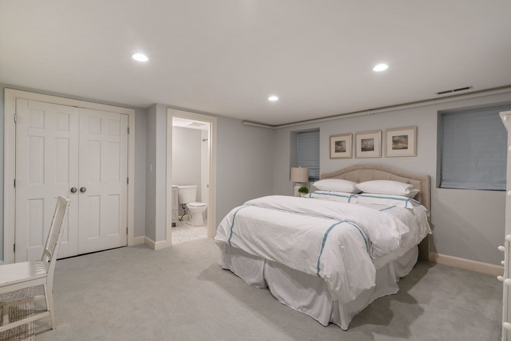 15 Woodridge Road Wellesley, MA 02482 - Photo 29 of 36 Gallery Image 29