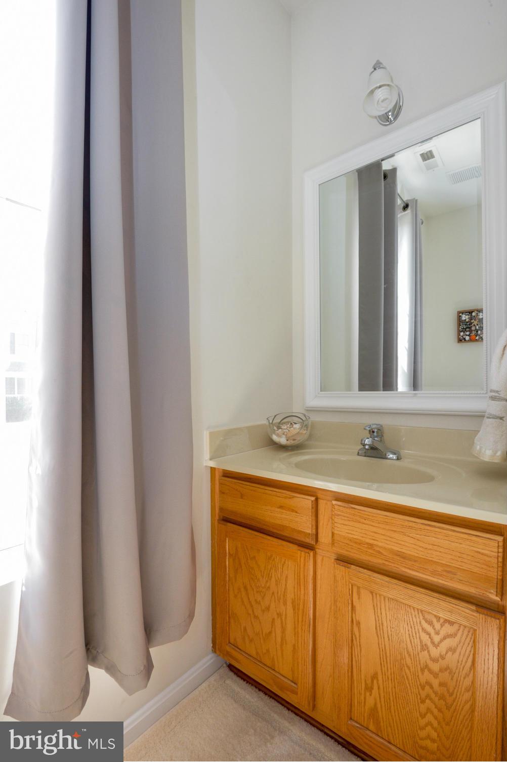 924 Williams Street Edgewater, MD 21037 - Photo 11 of 22 Main Level Powder Room