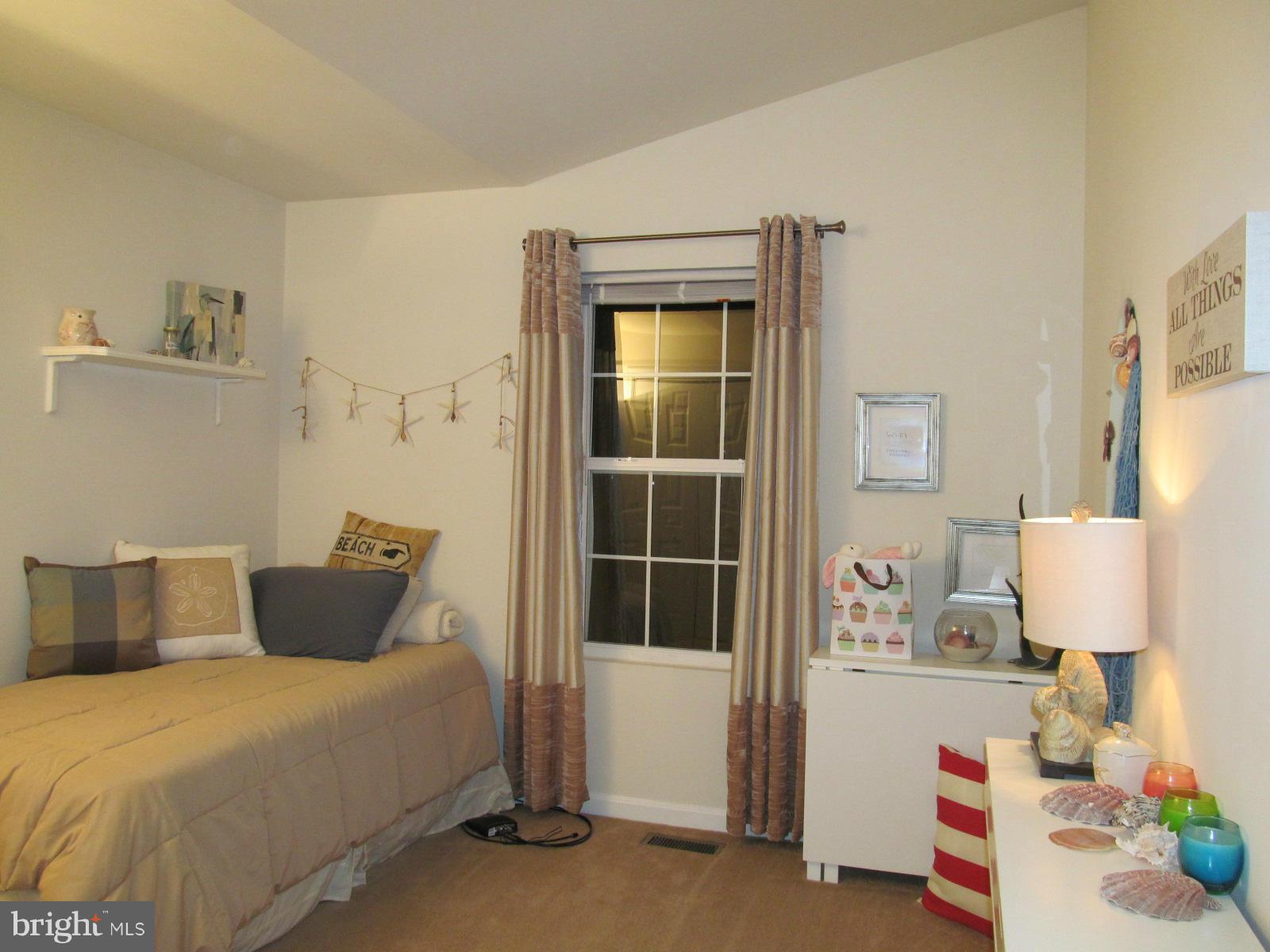 924 Williams Street Edgewater, MD 21037 - Photo 18 of 22 Bedroom