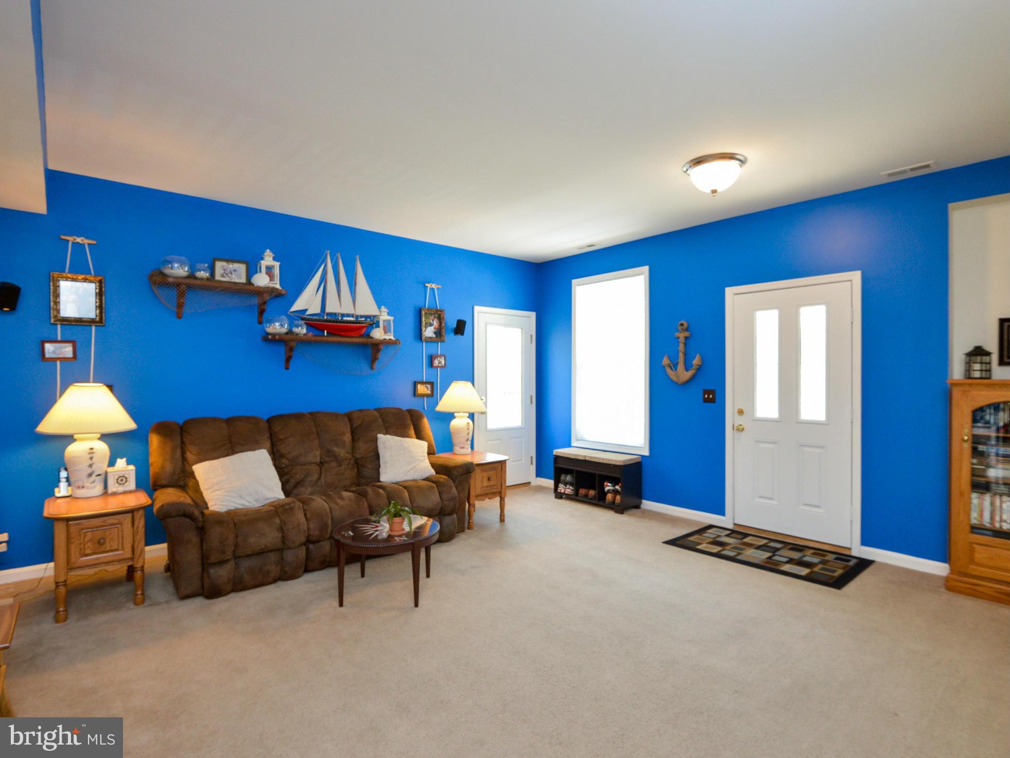 924 Williams Street Edgewater, MD 21037 - Photo 5 of 22 Living Room