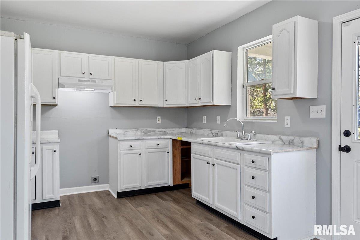 931 North 3rd Street Springfield, IL 62702 - Photo 6 of 25