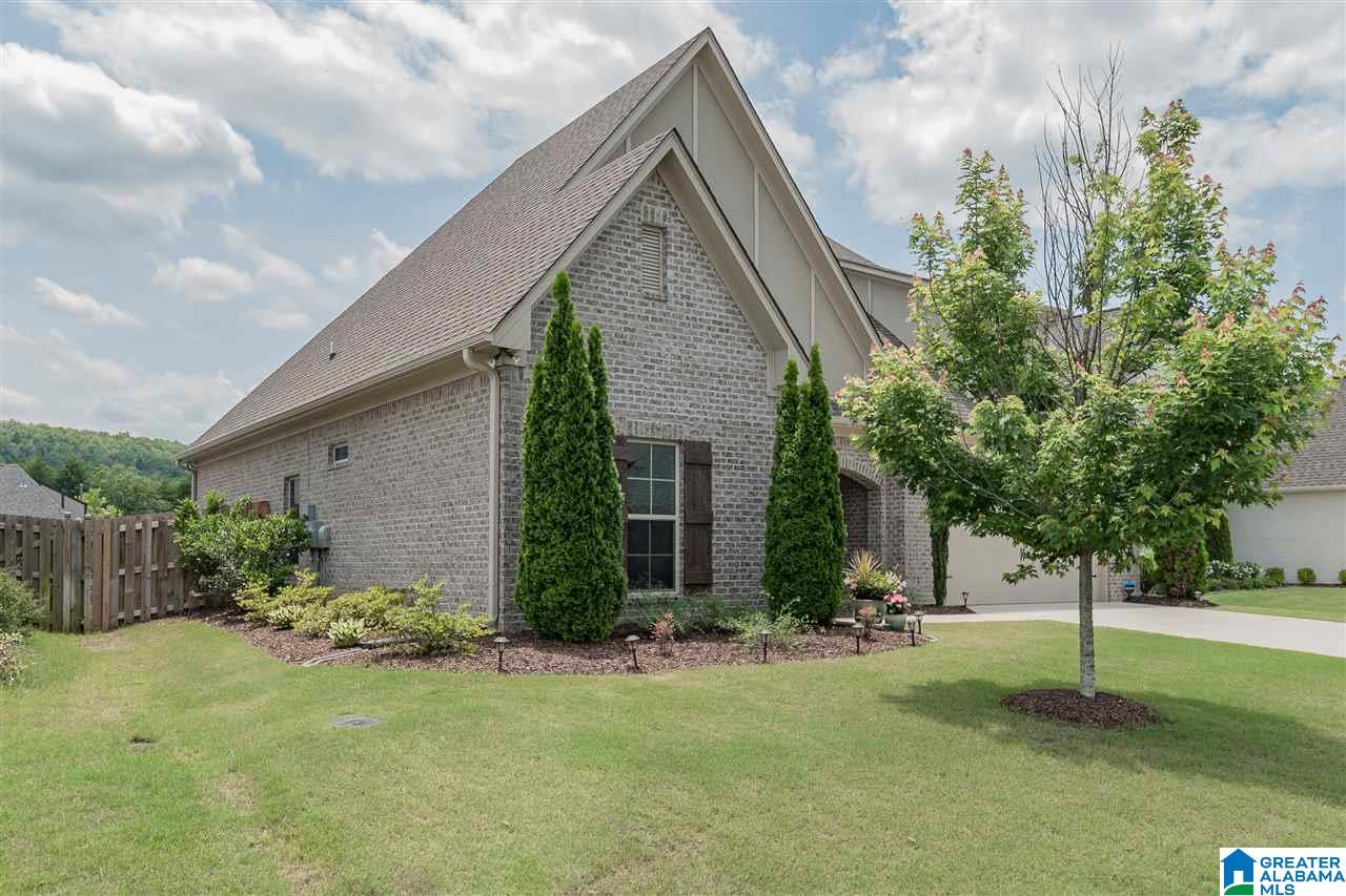 339 Strathaven Circle Pelham, AL 35124 - Photo 3 of 36