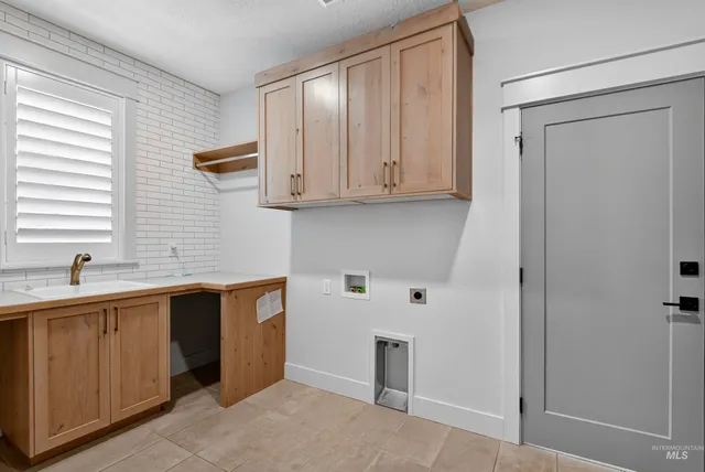 $1,035,000 | 6839 North Willowside Avenue, Meridian, ID 83646