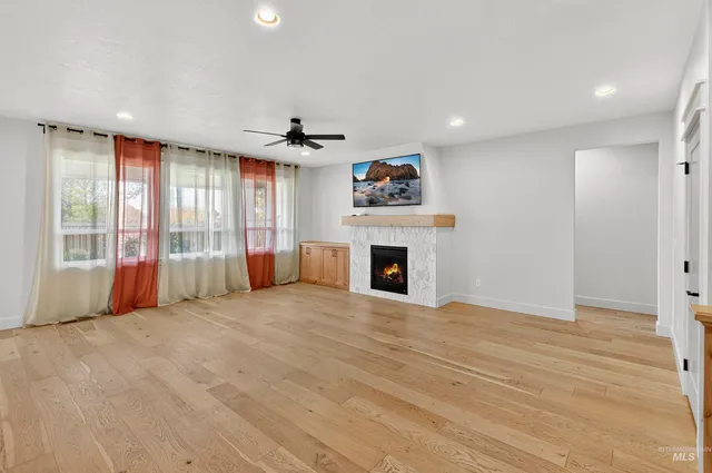 $1,035,000 | 6839 North Willowside Avenue, Meridian, ID 83646