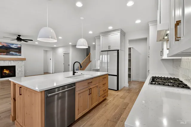 $1,035,000 | 6839 North Willowside Avenue, Meridian, ID 83646