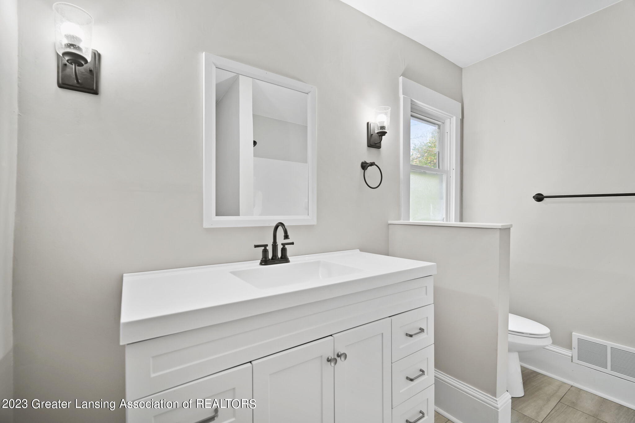 251 Robinson Road Jackson, MI 49203 - Photo 19 of 40 19-web-or-mls-DSC00879