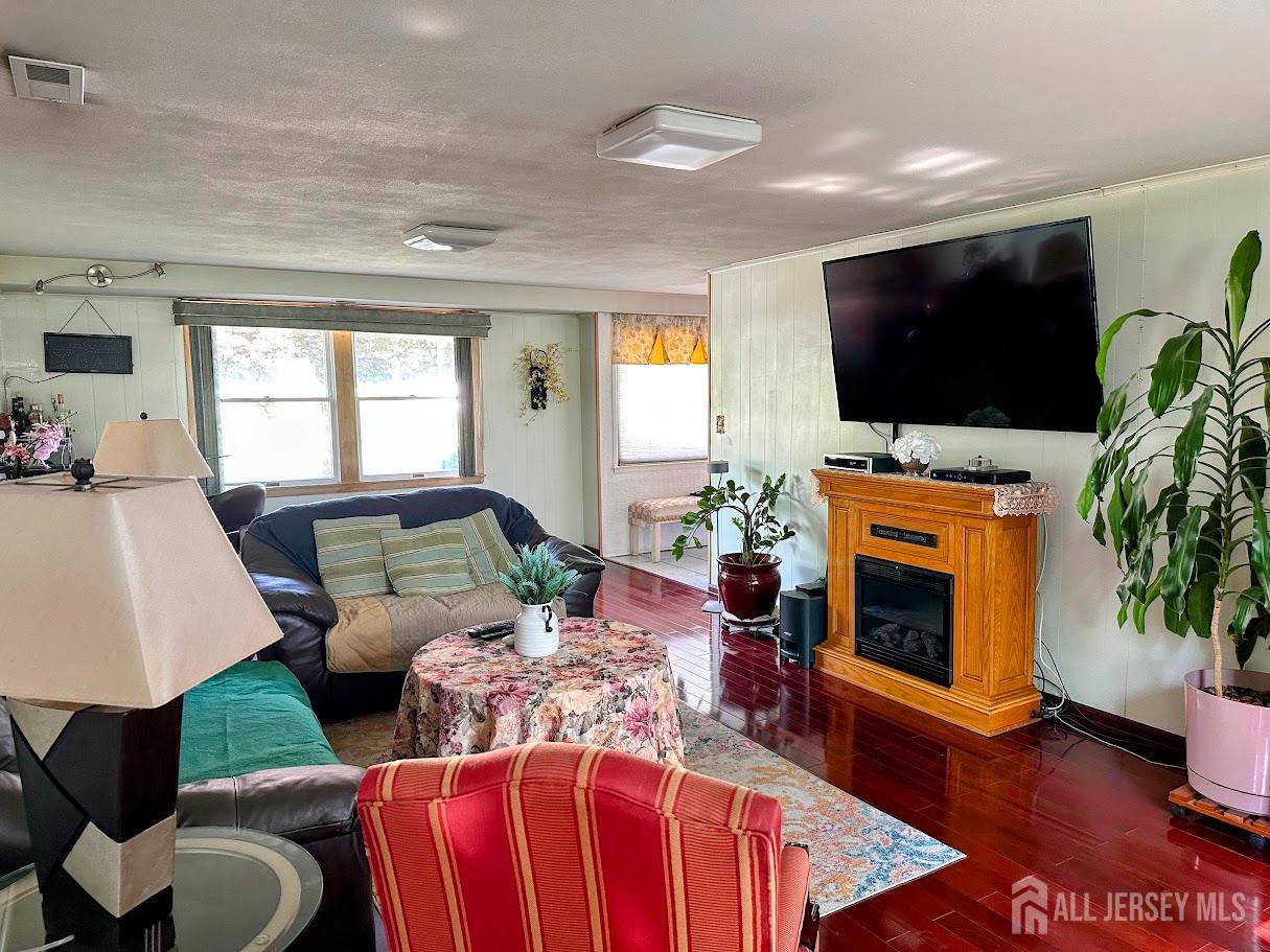 273 Old Post Road Edison, NJ 08817 - Photo 7 of 15