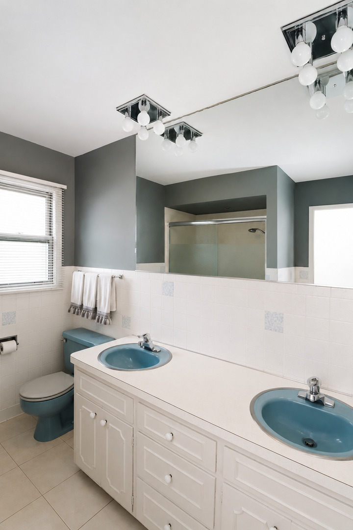 917 Army Trail Boulevard Addison, IL 60101 - Photo 20 of 26