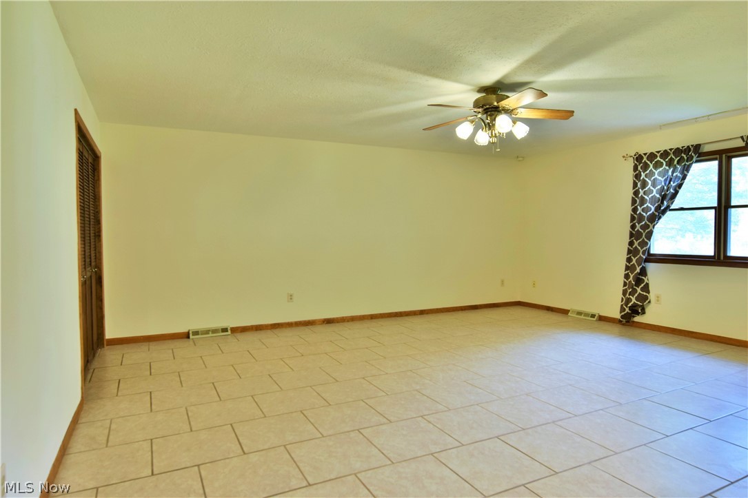 1690 State Road Northwest Warren, OH 44481 - Photo 5 of 35 Gallery Image 5
