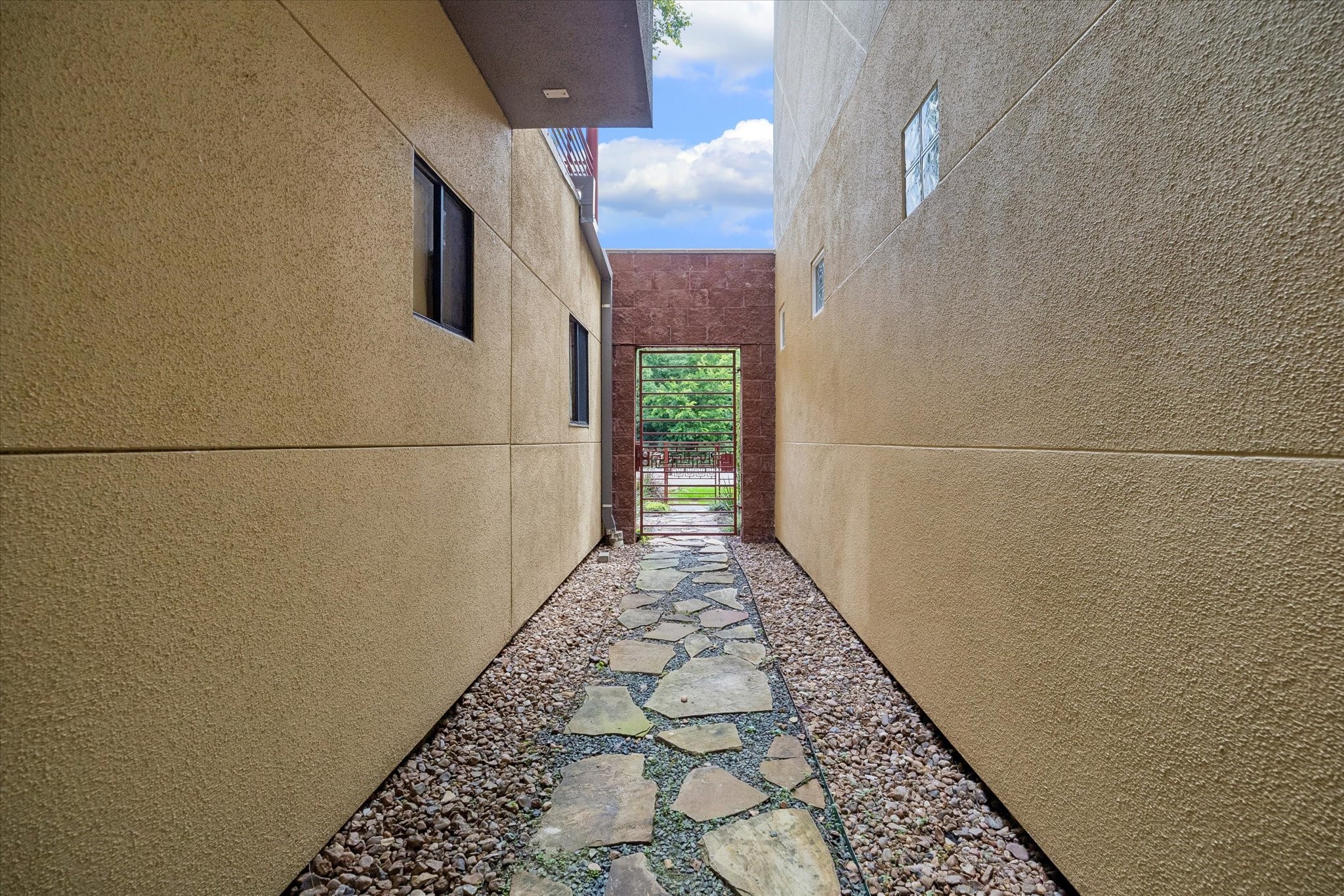 6322 Haskell Street, Unit B Houston, TX 77007 - Photo 3 of 29