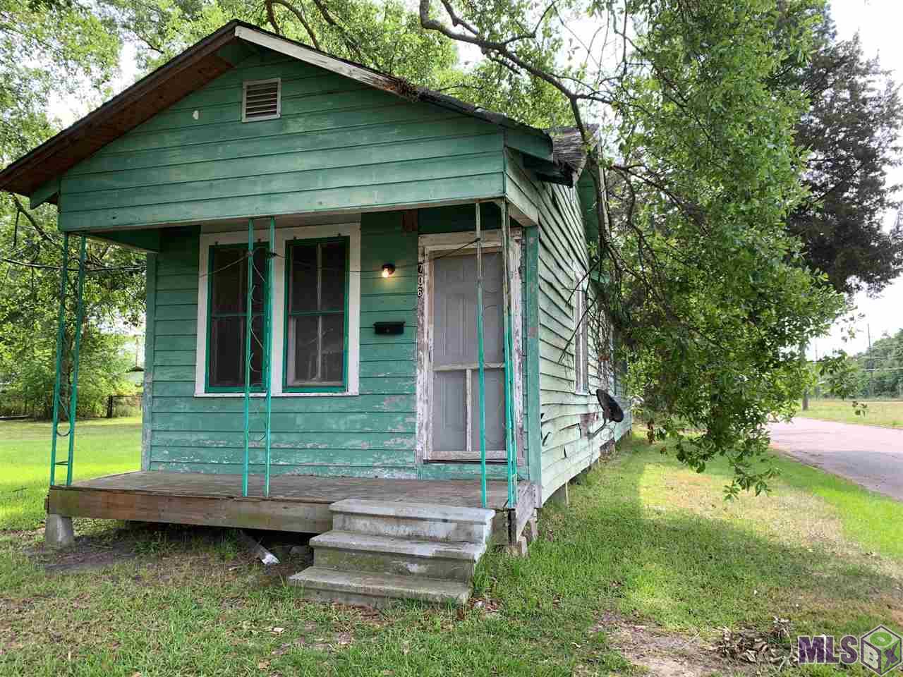 706 Pintail Street Baton Rouge, LA 70807 - Photo 1 of 14 Lots of Potential!