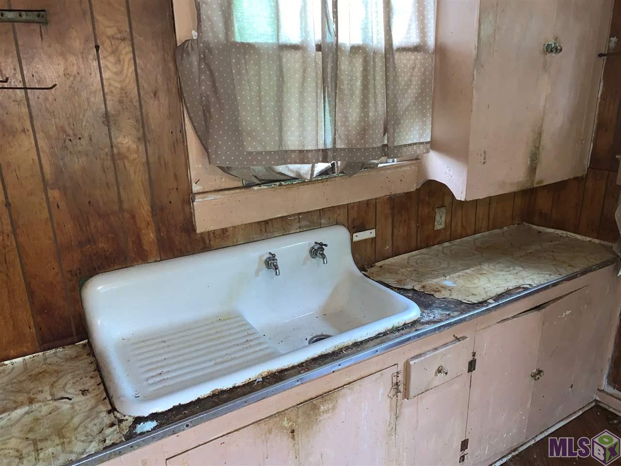 706 Pintail Street Baton Rouge, LA 70807 - Photo 9 of 14 Vintage Sideboard Sink