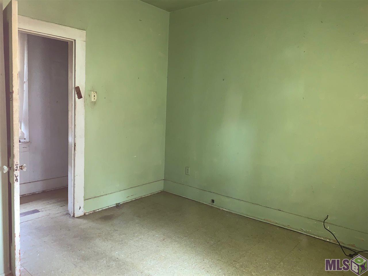 706 Pintail Street Baton Rouge, LA 70807 - Photo 10 of 14 First Bedroom