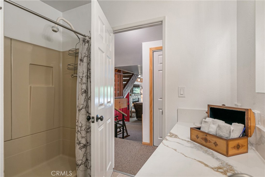 841 Cottage Grove Road Lake Arrowhead, CA 92352 - Photo 14 of 31 Guest Bath