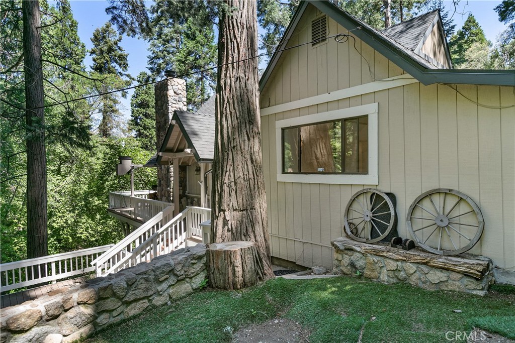 841 Cottage Grove Road Lake Arrowhead, CA 92352 - Photo 24 of 31 side