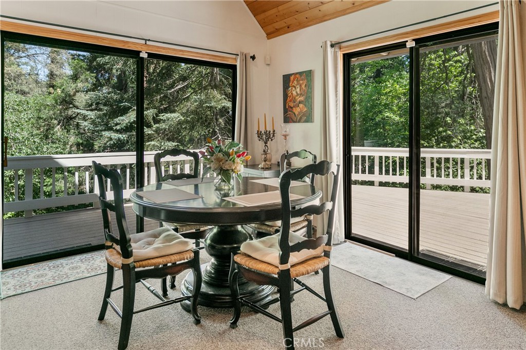 841 Cottage Grove Road Lake Arrowhead, CA 92352 - Photo 4 of 31