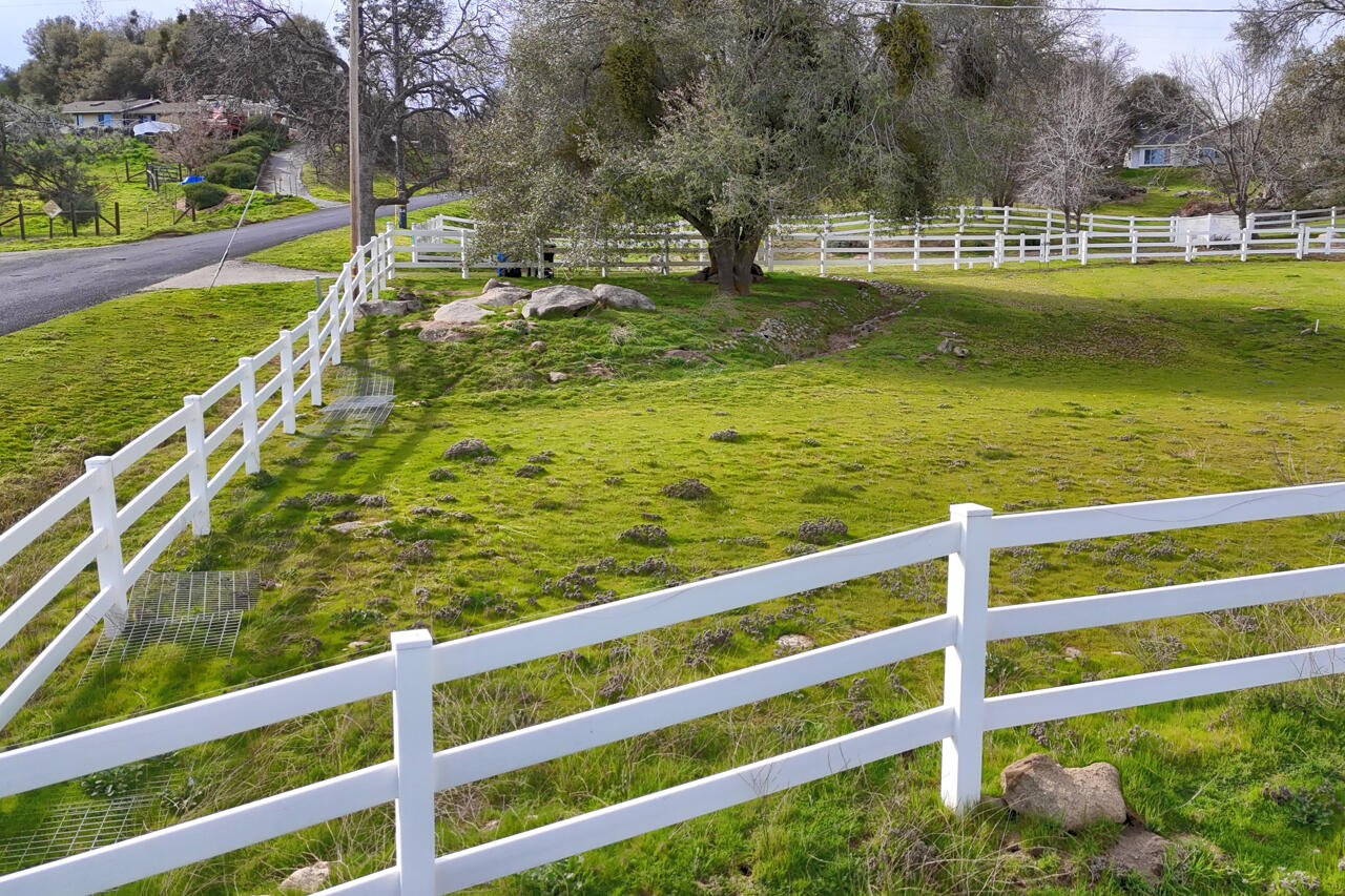 44755 Savage Road Coarsegold, CA 93614 - Photo 56 of 68 54-paddock-view