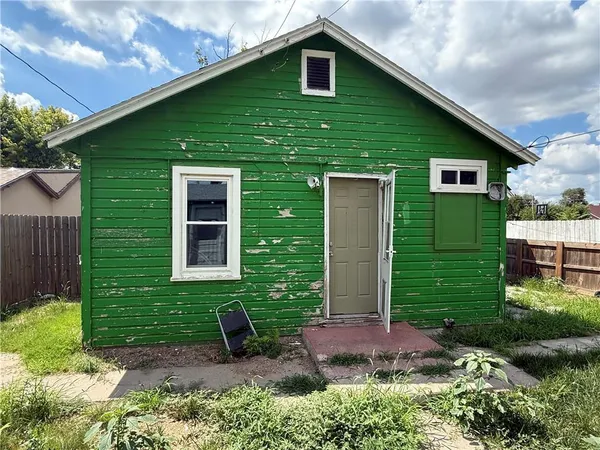 $114,900 | 206 South 1st Street, Garden City, KS 67846