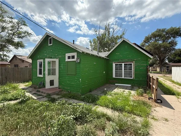 $114,900 | 206 South 1st Street, Garden City, KS 67846