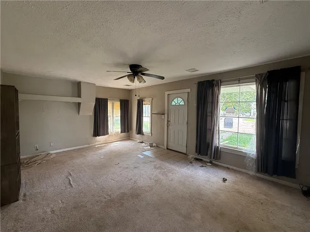 $144,900 | 206 South 1st Street, Garden City, KS 67846