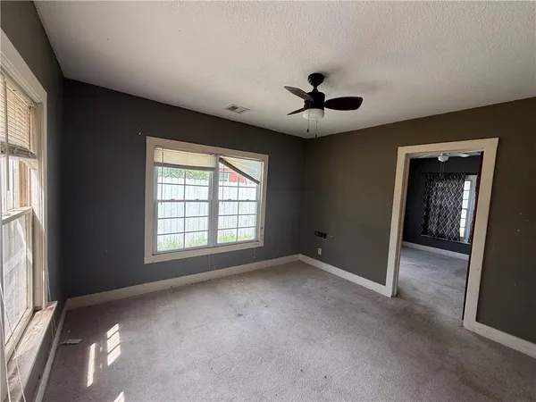 $114,900 | 206 South 1st Street, Garden City, KS 67846