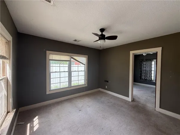 $114,900 | 206 South 1st Street, Garden City, KS 67846