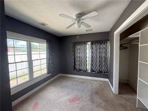 $114,900 | 206 South 1st Street, Garden City, KS 67846