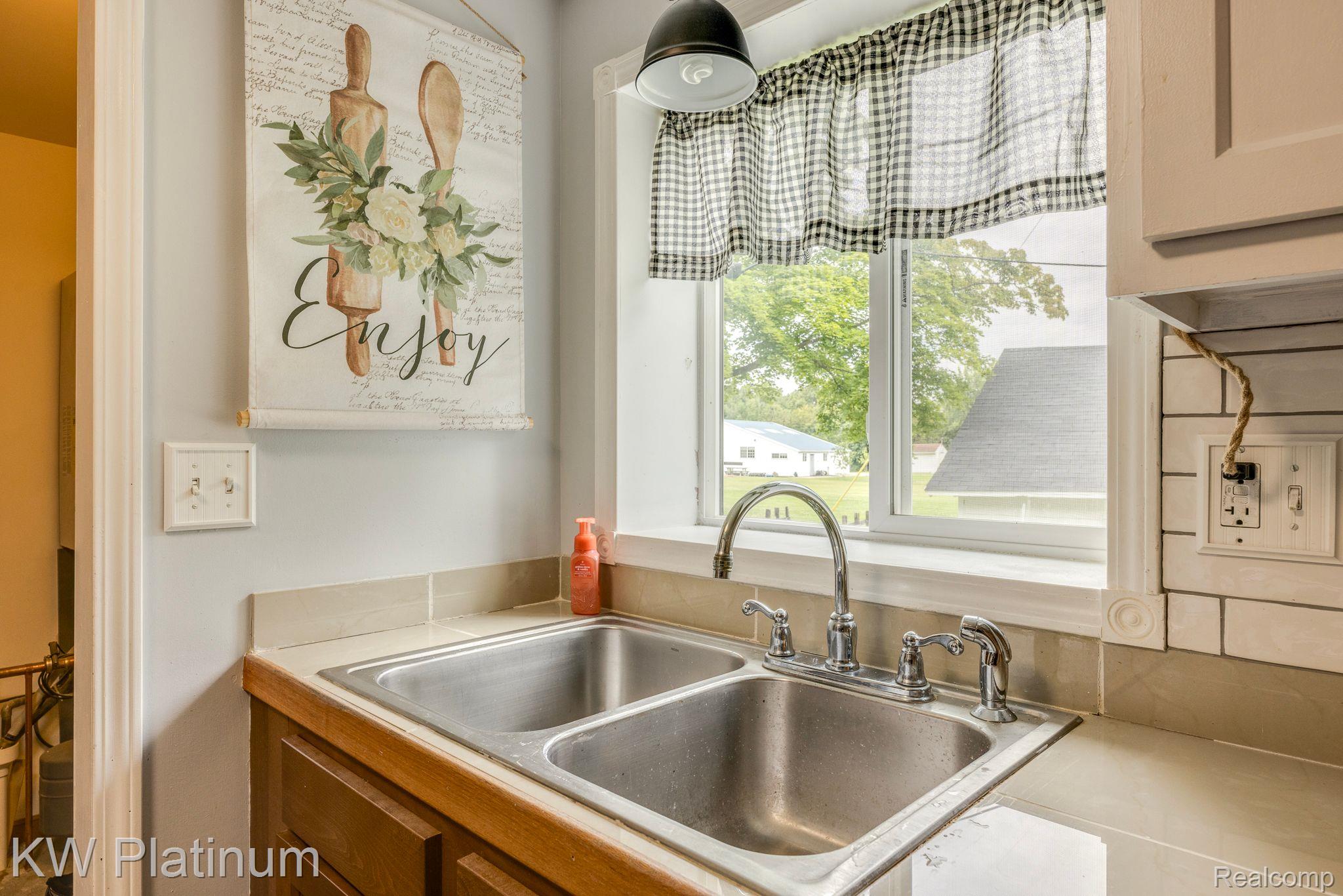 1812 River Road St. Clair, MI 48079 - Photo 13 of 38