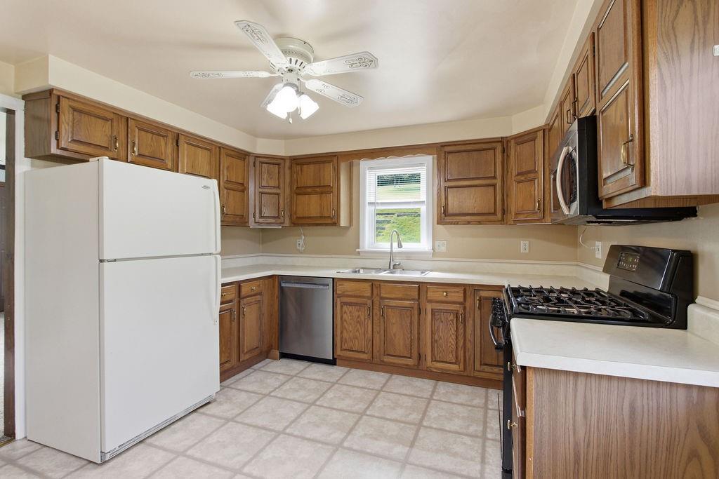 5701 Library Road Bethel Park, PA 15102 - Photo 15 of 50 Plenty of Space for the cook in the house