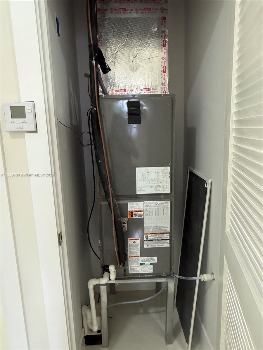 559 Northwest 2nd Street, Unit 2 Florida City, FL 33034 - Photo 4 of 8 a view of closet