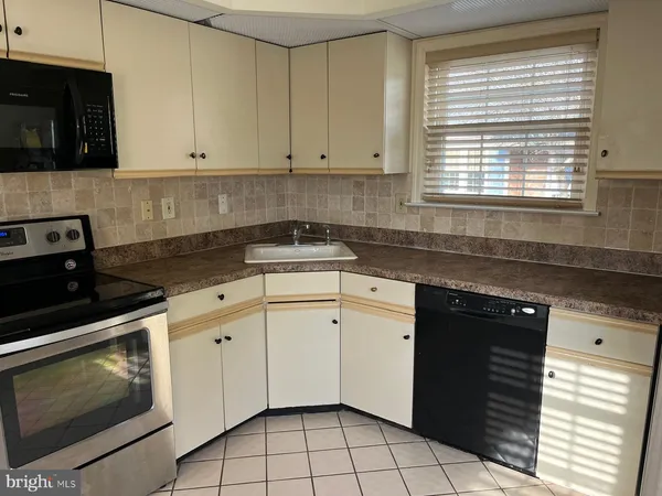 $2,400 | 27 C Benjamin Franklin Drive, Monroe Township, NJ 08831