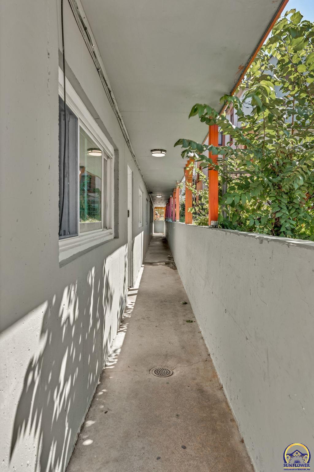511 Southwest Tyler Street Topeka, KS 66603 - Photo 5 of 45 Gallery Image 5