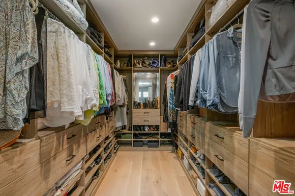 a view of walk in closet