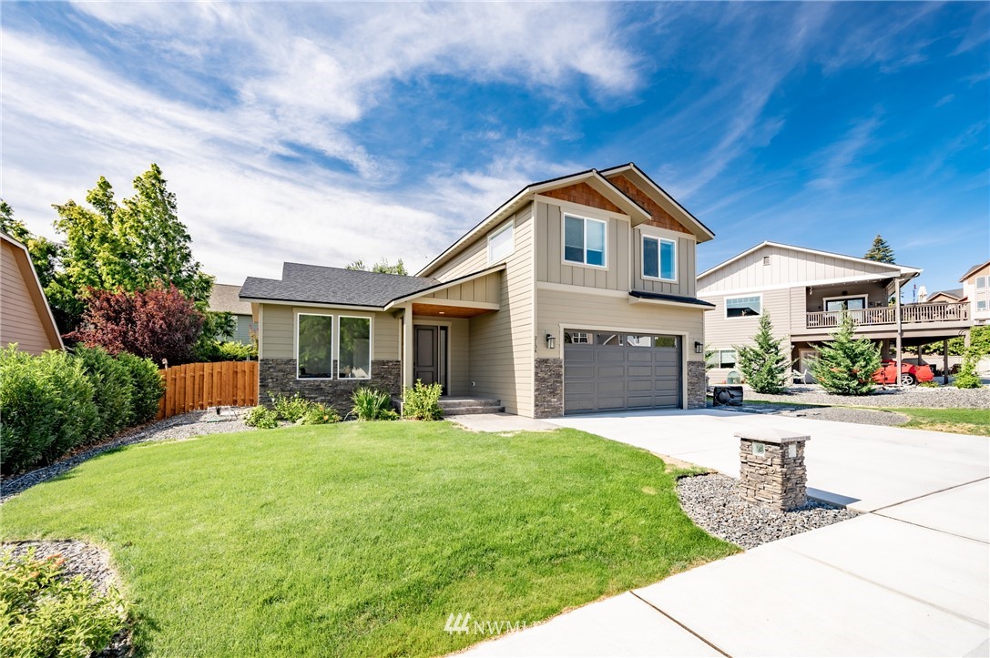 2134 Honeysett Road Wenatchee, WA 98801 - Photo 1 of 26 Gallery Image 1