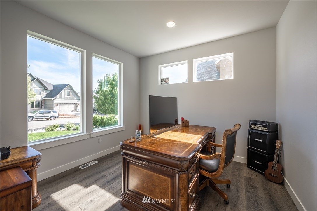 2134 Honeysett Road Wenatchee, WA 98801 - Photo 5 of 26 Gallery Image 5