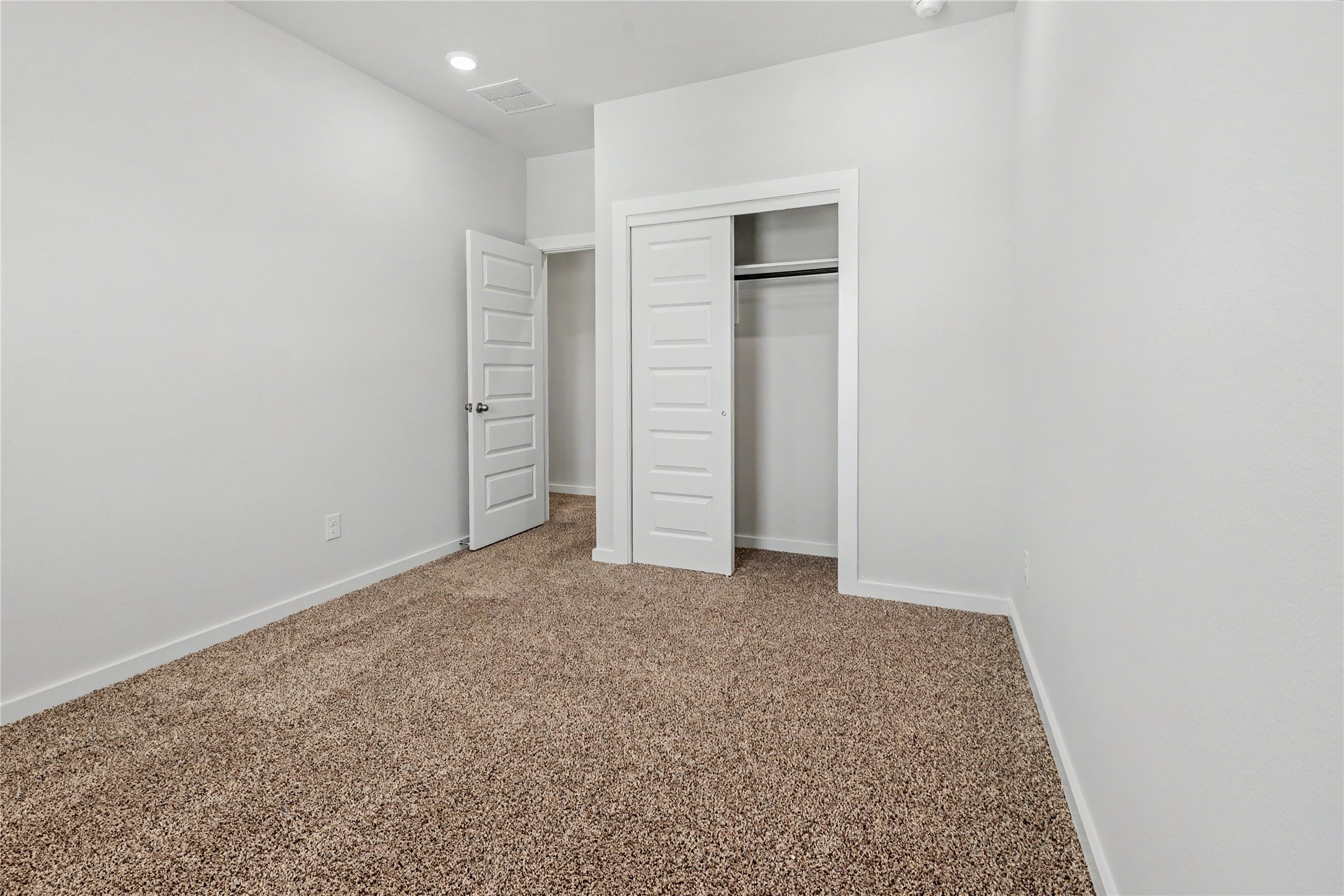 6427 Bolinas Court Rosharon, TX 77583 - Photo 37 of 49 an empty room with closet